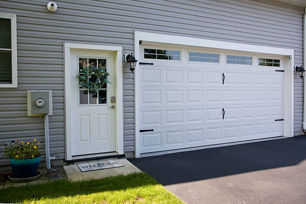 24/7 Emergency Garage Door Panel Replacement experts in Buchanan, VA